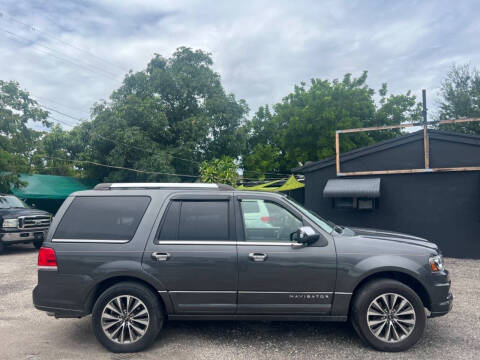 2017 Lincoln Navigator Select