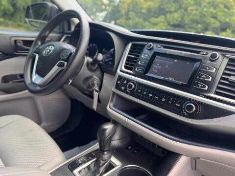 2019 Toyota Highlander LE