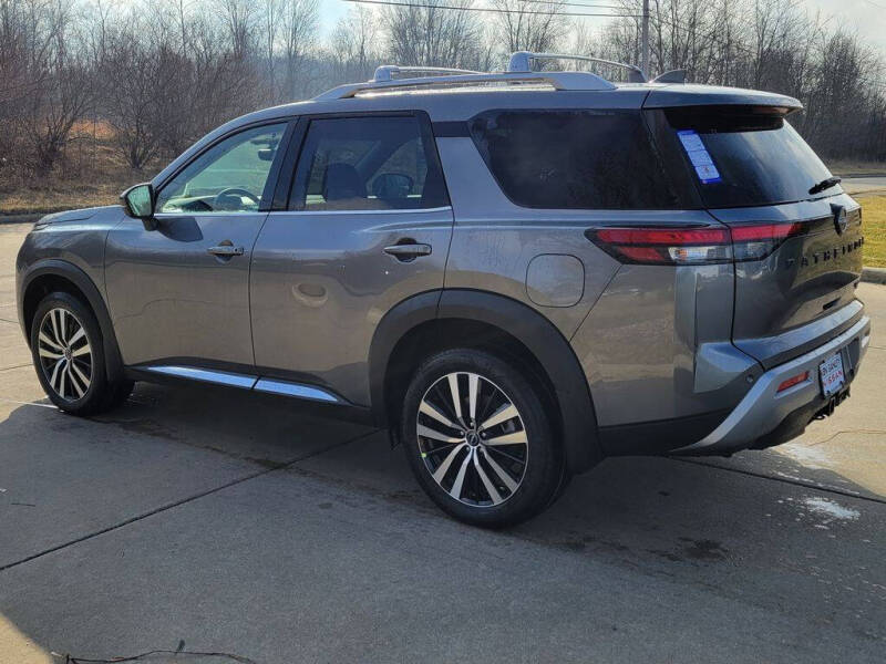 2025 Nissan Pathfinder Platinum