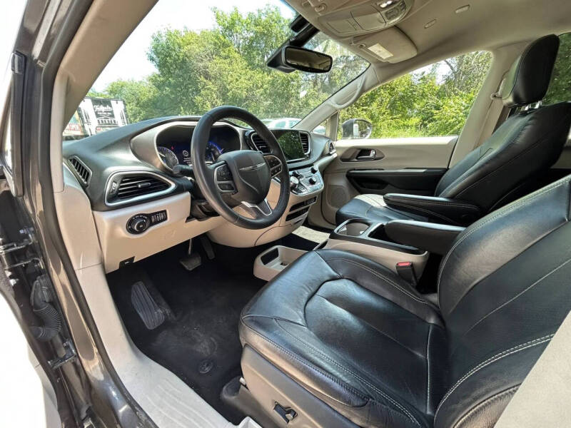 2022 Chrysler Pacifica Touring L