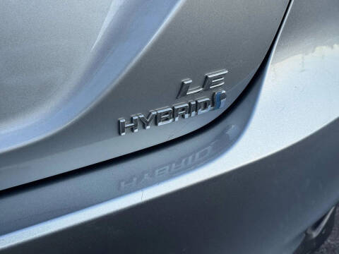 2020 Toyota Camry Hybrid LE