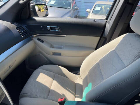 2015 Ford Explorer