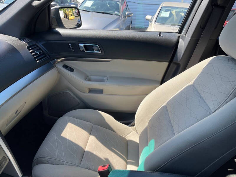 2015 Ford Explorer