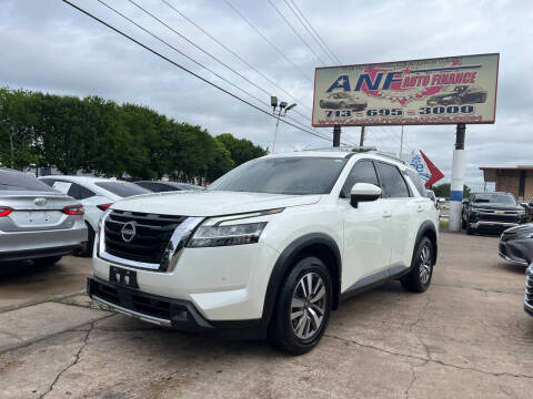 2022 Nissan Pathfinder SL