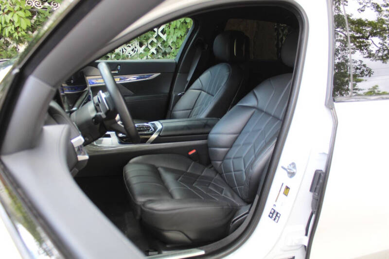 2024 BMW 7 Series 740i xDrive