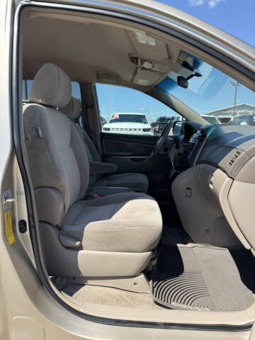 2007 Toyota Sienna LE 7-Passenger