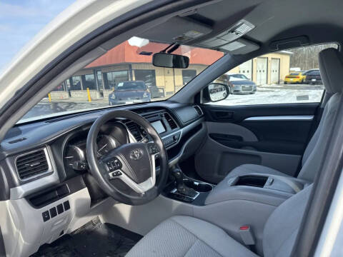 2015 Toyota Highlander LE