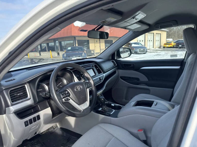 2015 Toyota Highlander LE