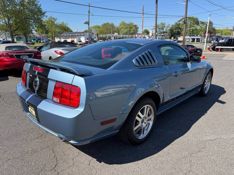 2005 Ford Mustang GT Premium