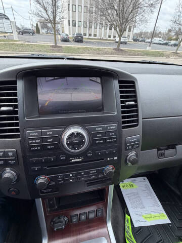 2012 Nissan Pathfinder Silver Edition
