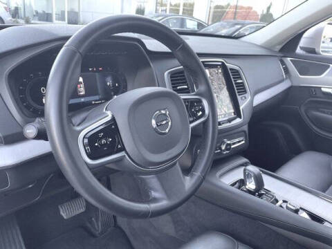 2025 Volvo XC90 B5 Core Bright Theme