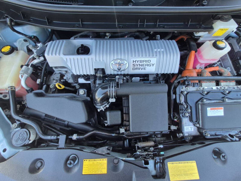 2013 Toyota Prius v Five - Photo 29