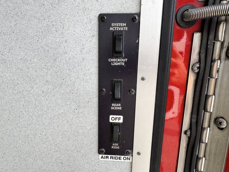 2016 Freightliner M2 106