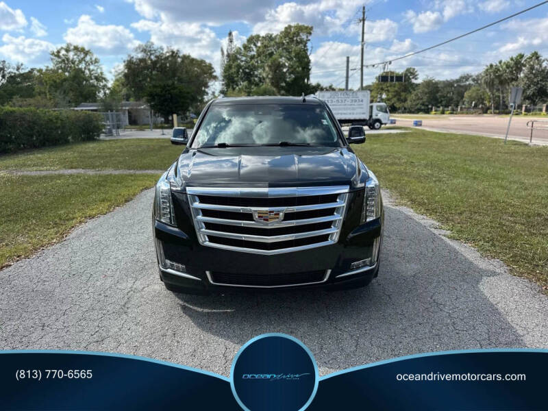 2016 Cadillac Escalade Luxury Collection