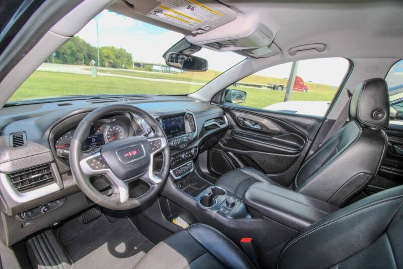 2023 GMC Terrain SLT