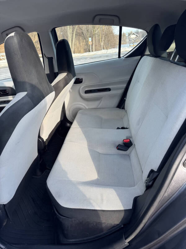 2014 Toyota Prius c Four