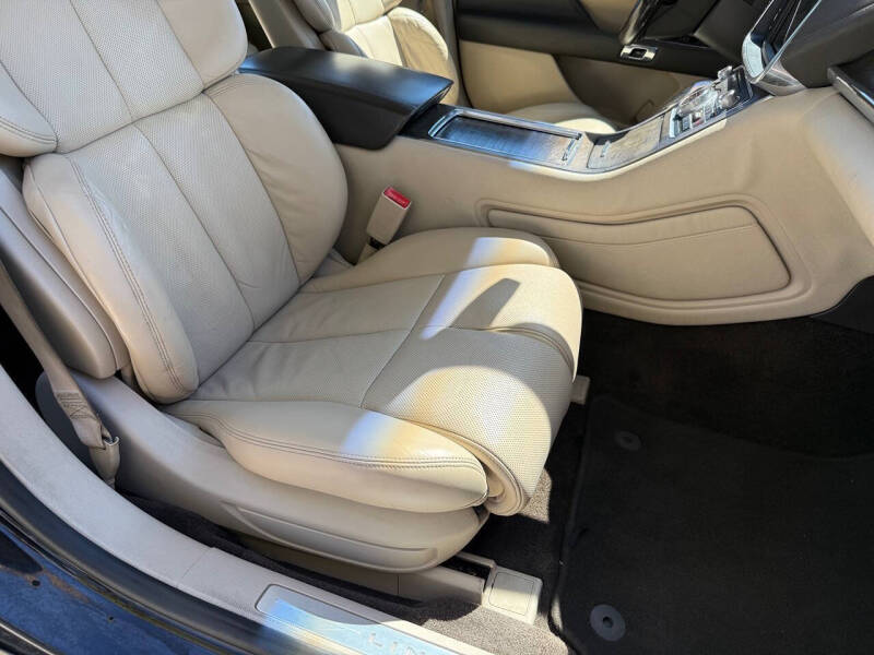 2017 Lincoln Continental Select