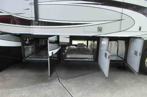 2017 Fleetwood RV Pace Arrow LXE 38K