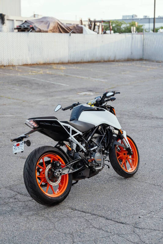 2021 KTM 200 Duke