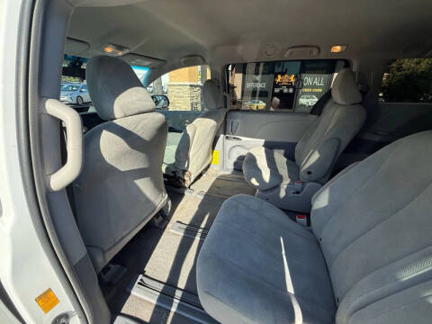 2014 Toyota Sienna L 7-Passenger