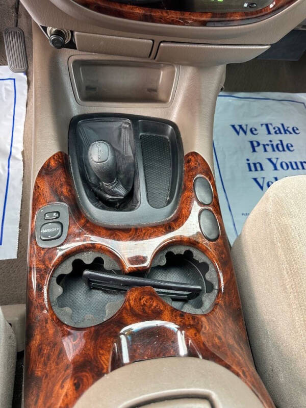 2002 Toyota Sequoia SR5