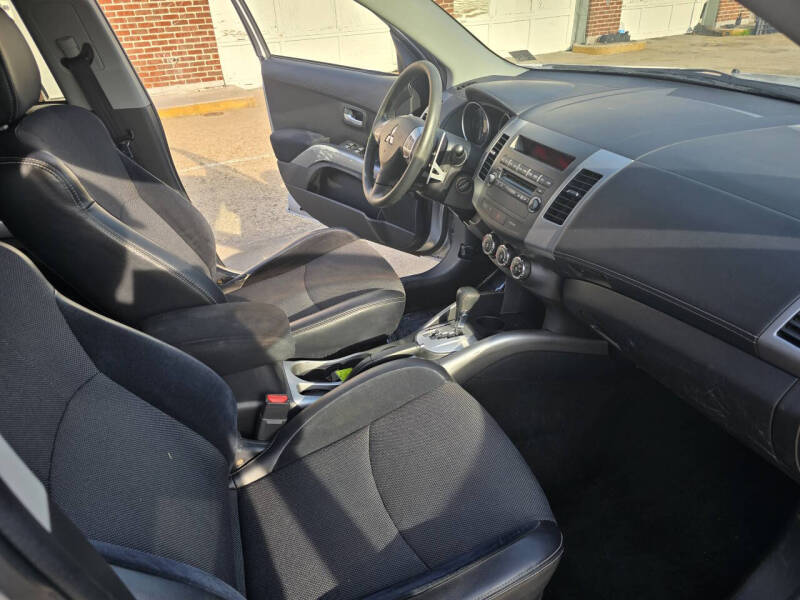 2011 Mitsubishi Outlander XLS