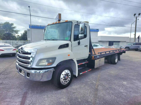 2012 Hino 258A