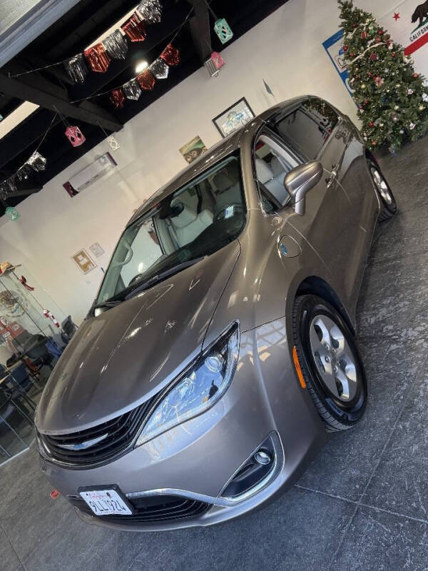 2018 Chrysler Pacifica Hybrid Touring Plus