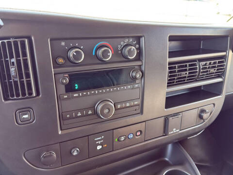 2025 Chevrolet Express 2500