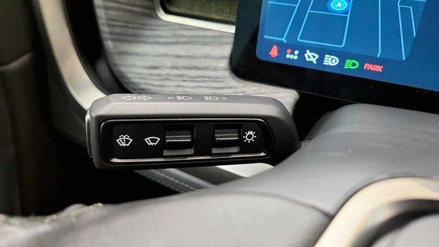 2025 Rivian R1T