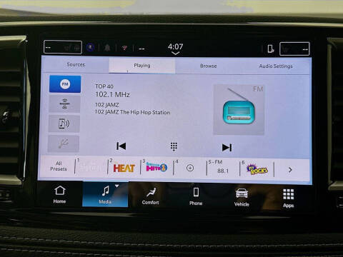 2027 Chrysler Pacifica Select