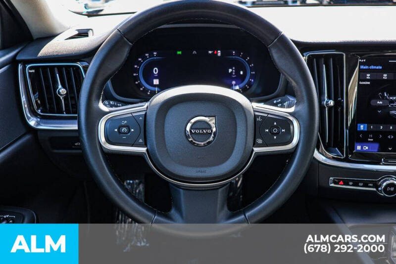 2024 Volvo S60 B5 Core Dark Theme