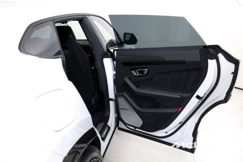 2024 Lamborghini Urus Performante