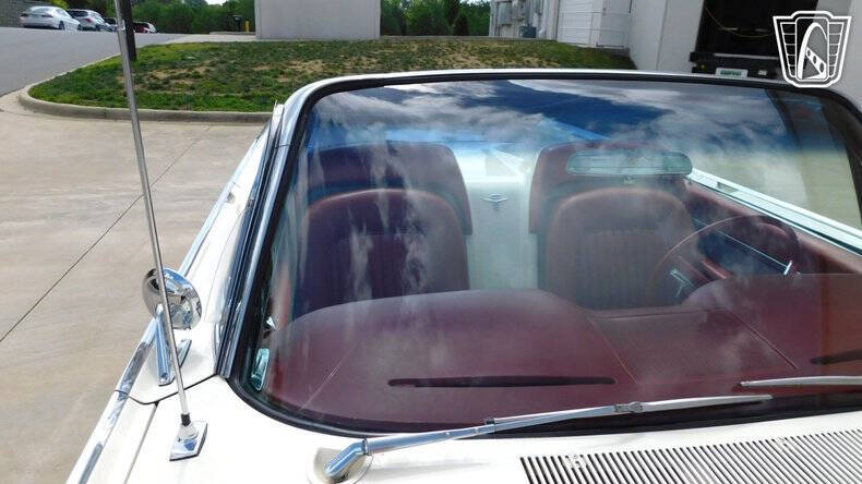 1962 Ford Thunderbird