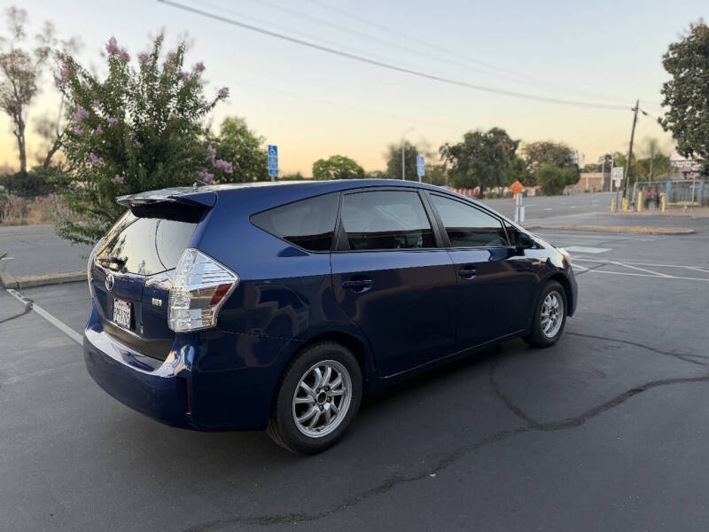 2013 Toyota Prius v Three