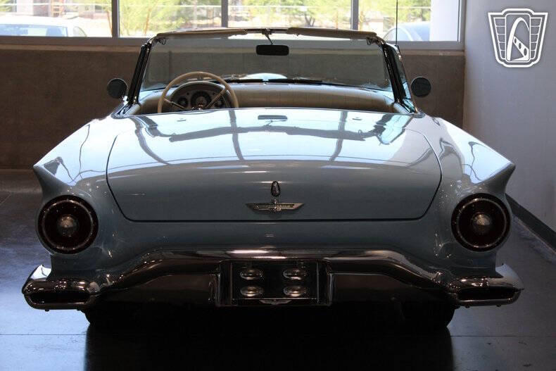 1957 Ford Thunderbird