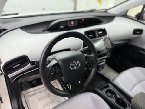 2019 Toyota Prius L Eco