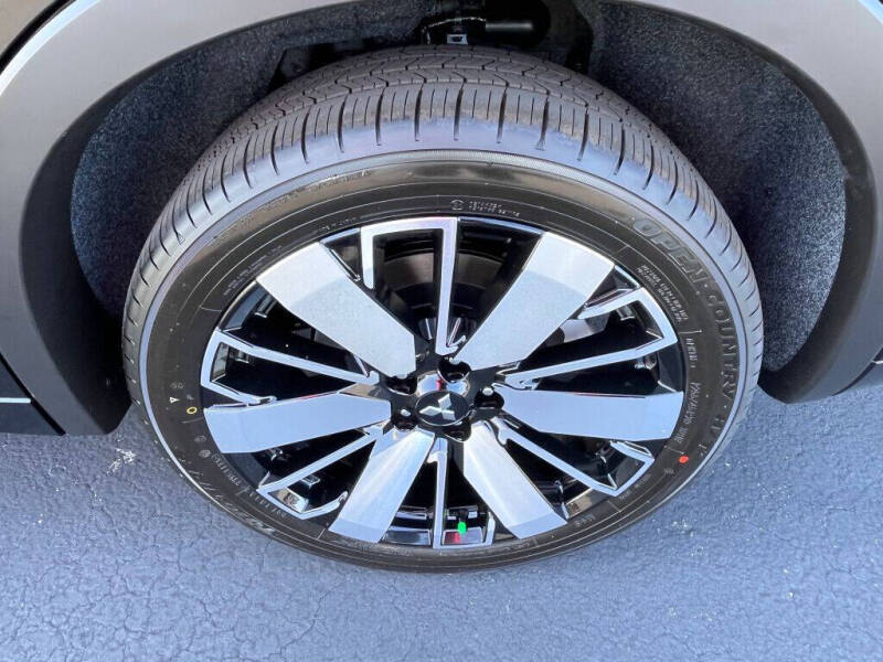 2025 Mitsubishi Outlander SEL Platinum Edition