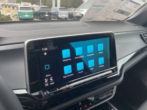 2026 Volkswagen Atlas Cross Sport SEL Premium R-Line 4Motion