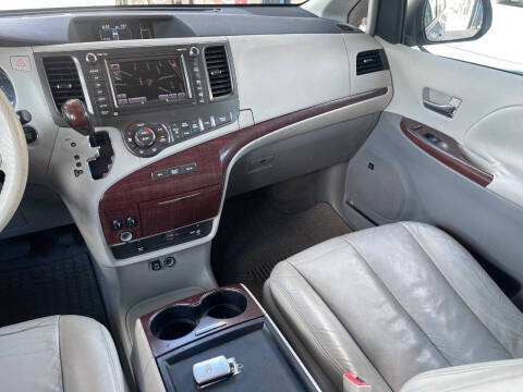 2011 Toyota Sienna XLE 8-Passenger