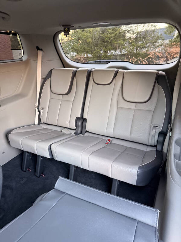2017 Kia Sedona LX