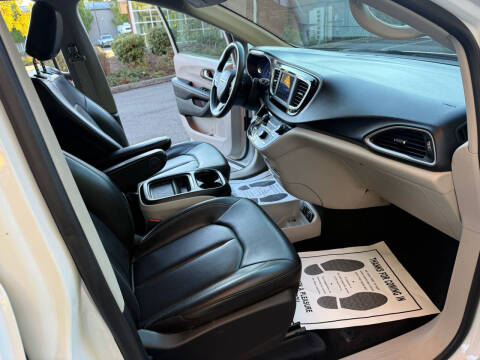 2020 Chrysler Voyager LXi