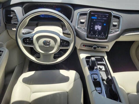 2025 Volvo XC90 B6 Core Bright Theme