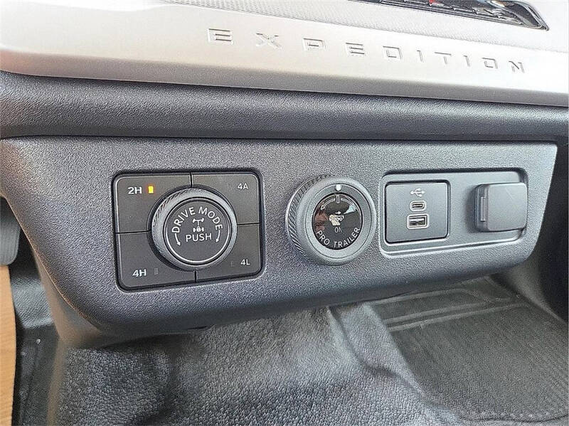 2025 Ford Expedition XL SSV