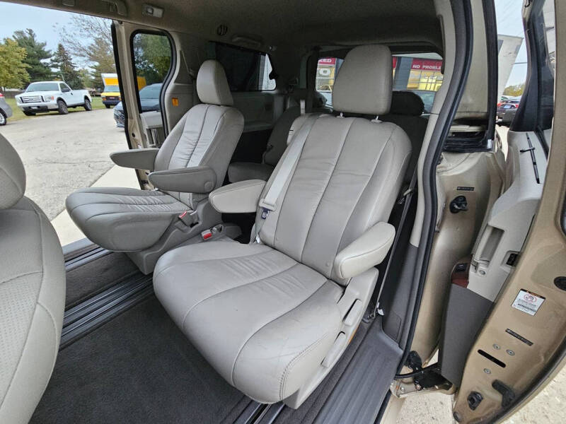 2011 Toyota Sienna XLE 8-Passenger