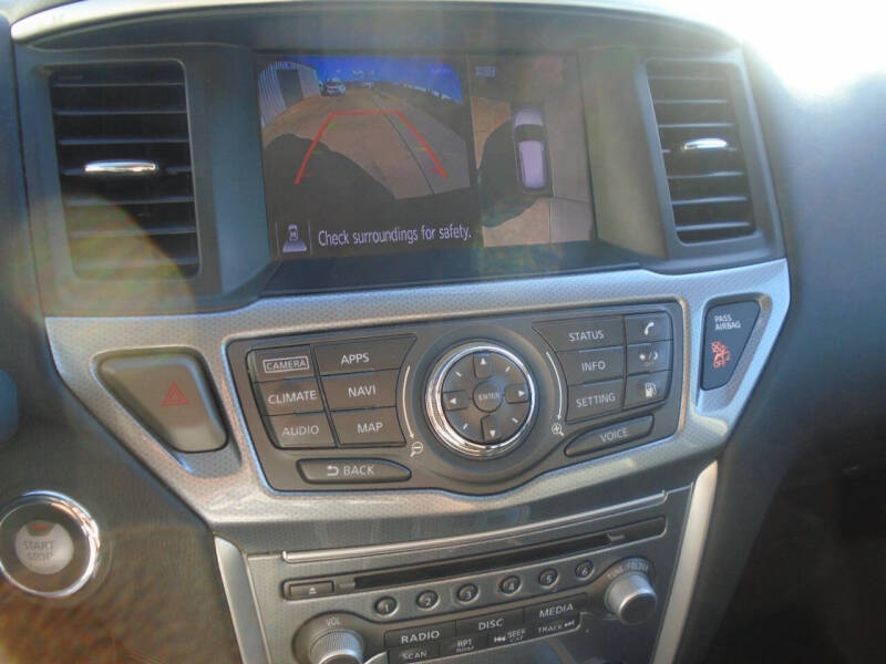 2020 Nissan Pathfinder SL