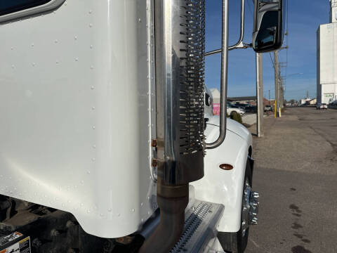 2020 Peterbilt 337