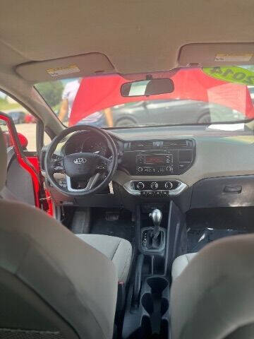 2014 Kia Rio 5-Door LX