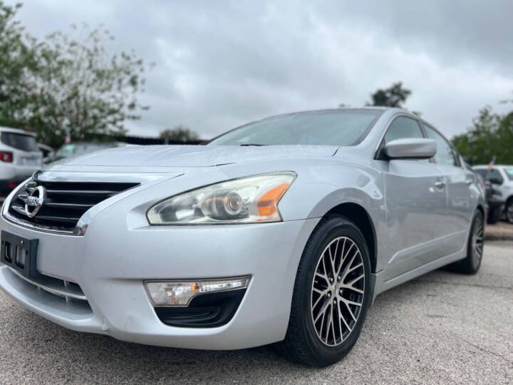 2013 Nissan Altima for sale at J-R Auto Sales LLC in Houston, TX