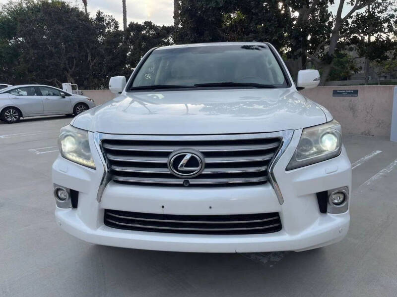 2014 Lexus LX 570